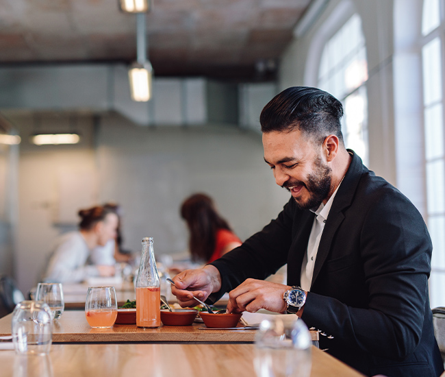 an office worker enjoying a healthy lunch